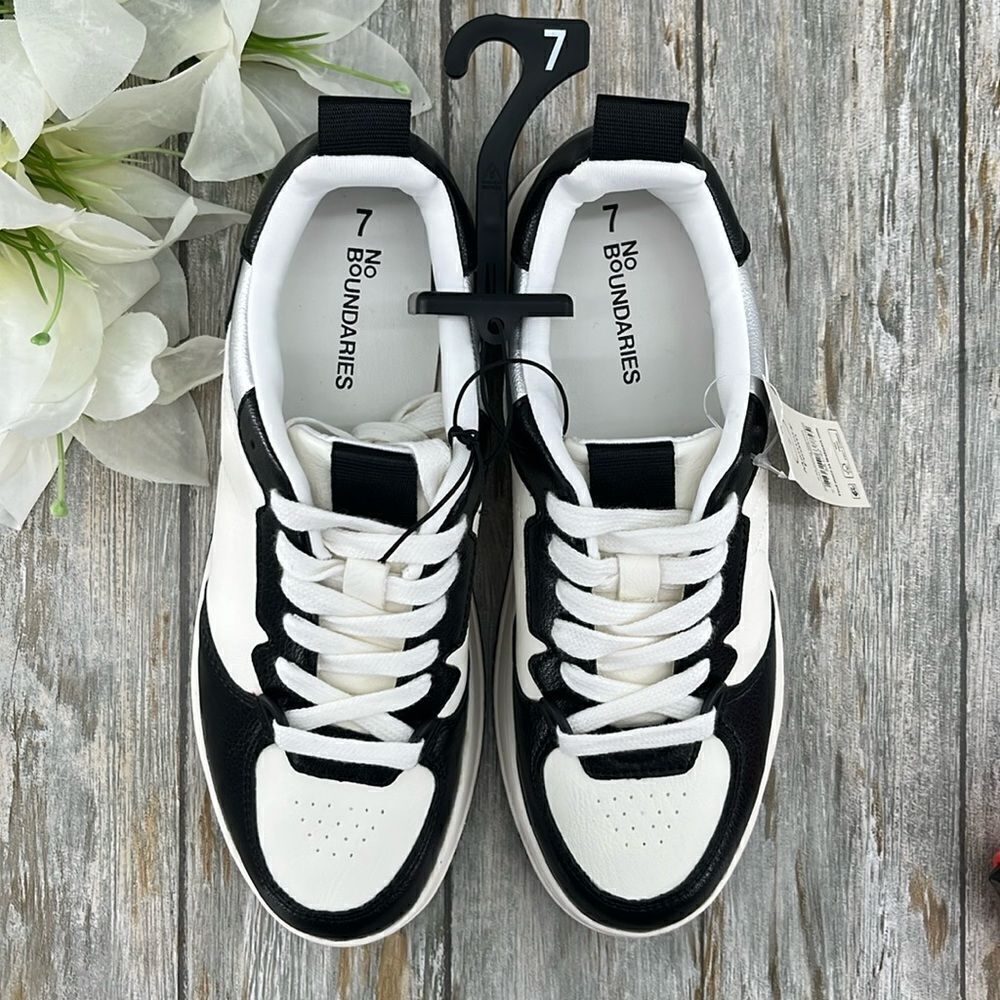Women’s Sporty Lace Up Court Sneakers Shoes Size 7